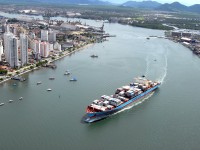 Porto de Santos bate recorde operacional